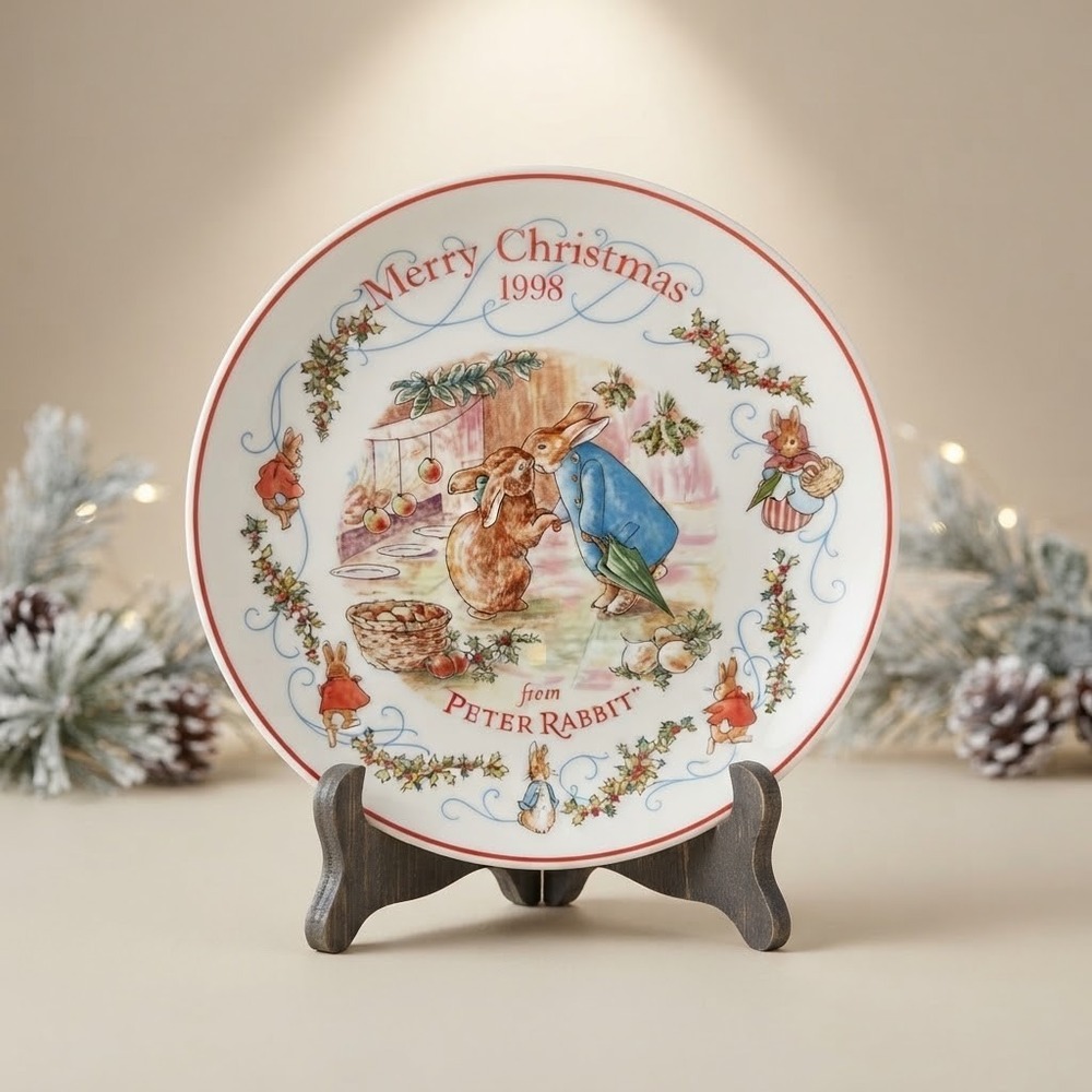 Vintage 1998 Wedgwood Peter Rabbit Merry Christmas Plate Boxed England 8"